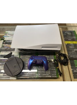 Konsola Playstation 5 z napędem i fioletowym padem